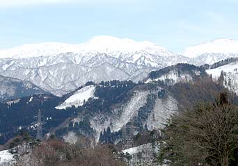 新川牧場より朝日岳を望む 新川牧場より朝日岳を望む画像